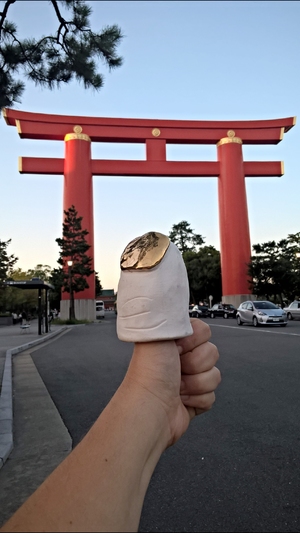 The Golden Thumb @Torii-Gate 